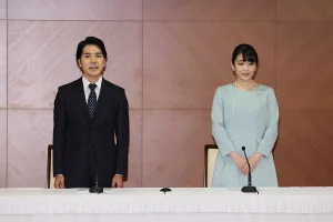 婚約会見